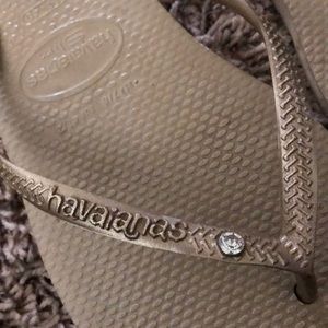 Havaianas Shoes - Gold Havianas size 7/8 Havaianas Shoes - Gold Havianas size 7/8